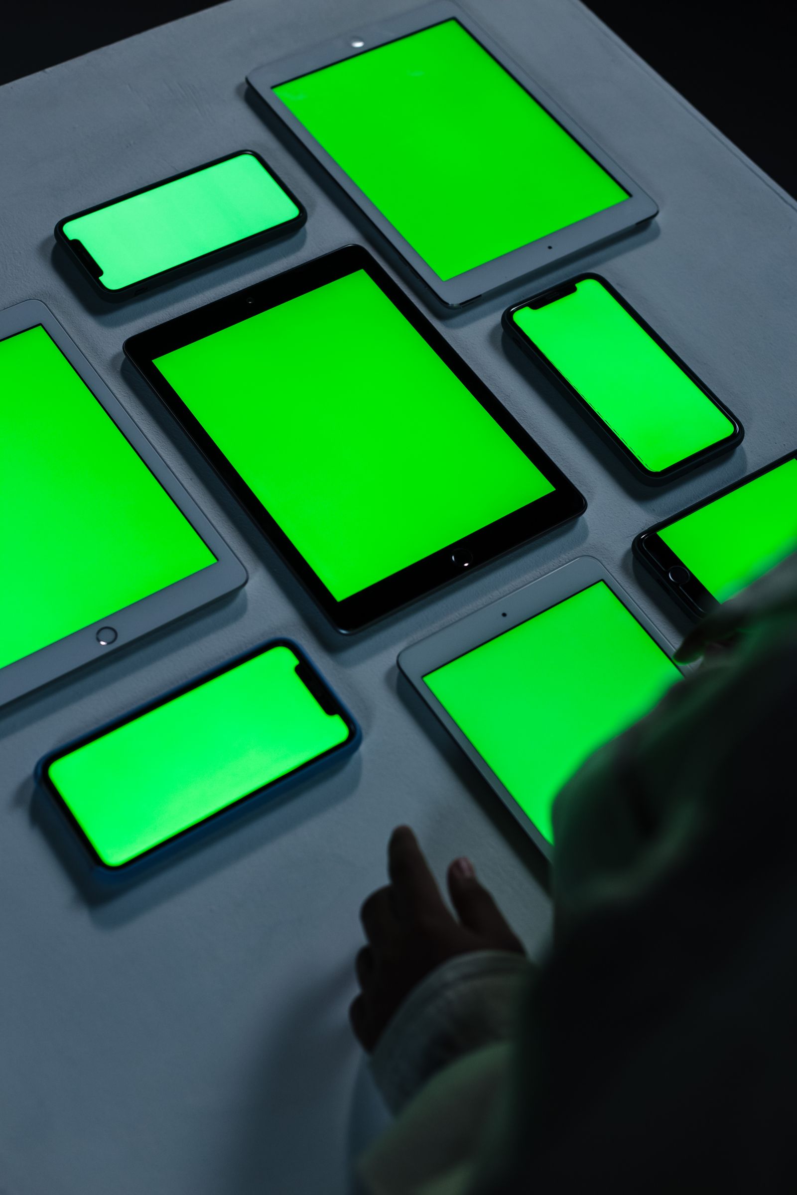 Electronic components and circuit boards